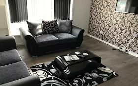 Central 2 Bed Apartment